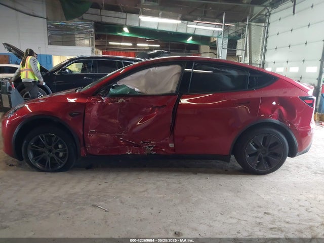 7SAYGDED9SF249180 Tesla Model Y