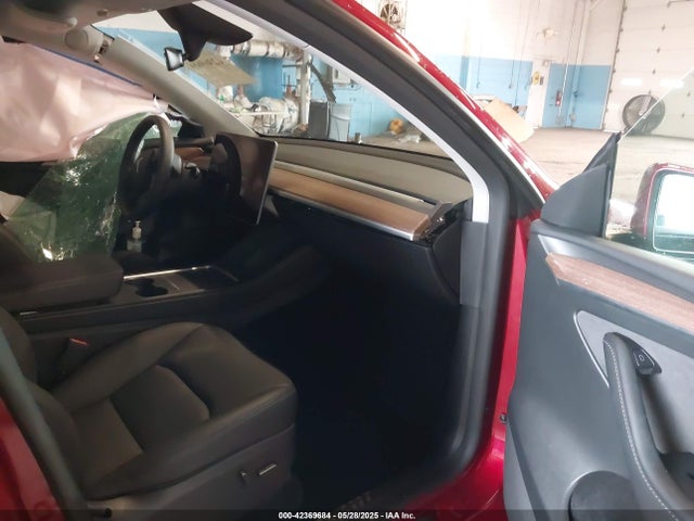 2025 TESLA MODEL Y 7SAYGDED9SF249180 Photo 4