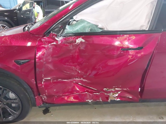 2025 TESLA MODEL Y 7SAYGDED9SF249180 Photo 5