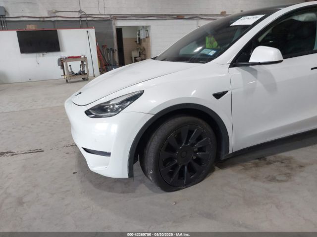 5YJYGDEE5LF041935 Tesla Model Y Long Range