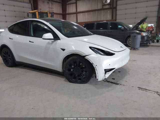 5YJYGDEE5LF041935 Tesla Model Y Long Range