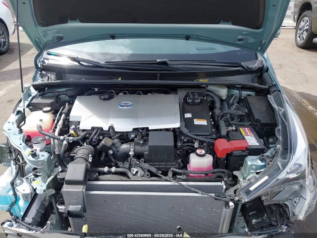 JTDKARFU3H3048641 Toyota Prius Four