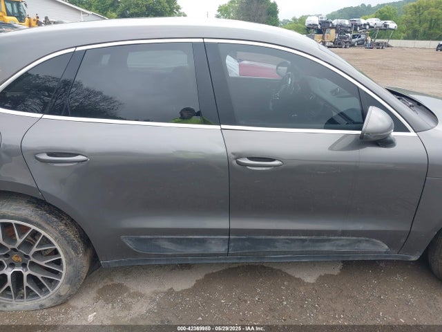 Porsche Macan 2015 WP1AB2A54FLB62837 Image 14