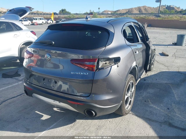 ZASFAKPN3J7B67750 Alfa Romeo Stelvio