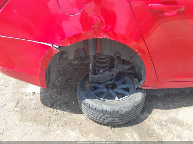 1G1PA5SG3E7474065 Chevrolet Cruze Ls Auto