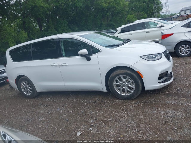 Chrysler Pacifica Touring L 2023 2C4RC1BG7PR524647 Image 13