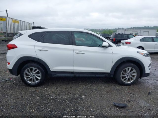 KM8J2CA49JU710375 Hyundai TUCSON SE