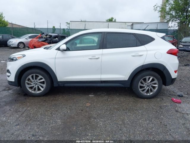 KM8J2CA49JU710375 Hyundai TUCSON SE