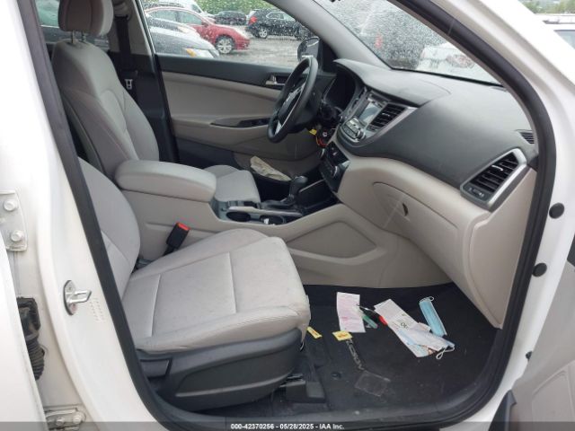 KM8J2CA49JU710375 Hyundai TUCSON SE