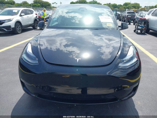 7SAYGAEE1SF285937 Tesla 2025