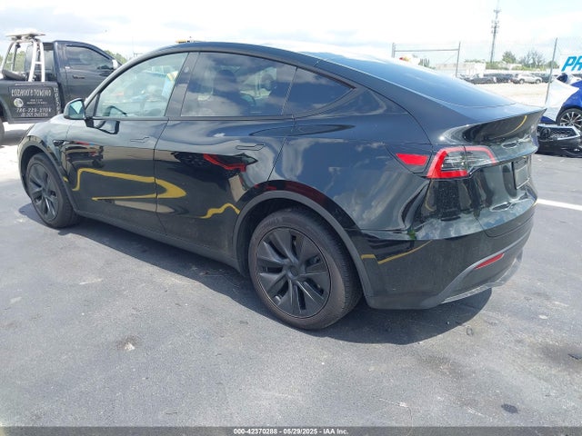 2025 TESLA MODEL Y 7SAYGAEE1SF285937 Photo 2