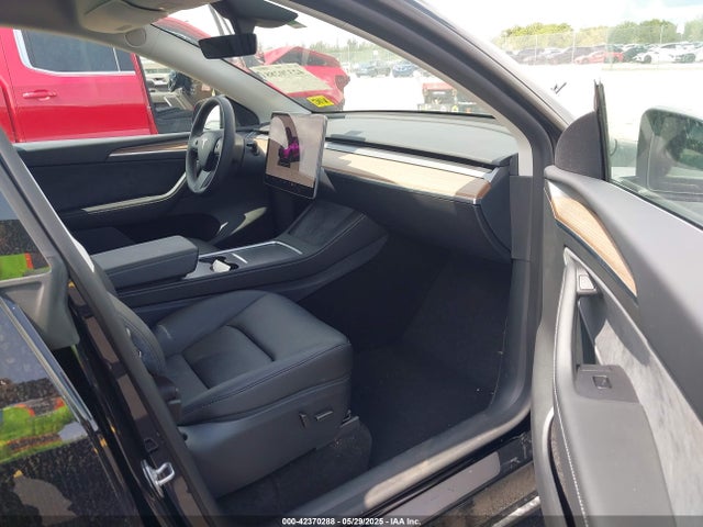 2025 TESLA MODEL Y 7SAYGAEE1SF285937 Photo 4