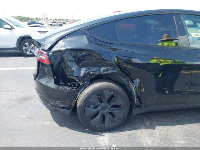 2025 TESLA MODEL Y 7SAYGAEE1SF285937 Photo 5