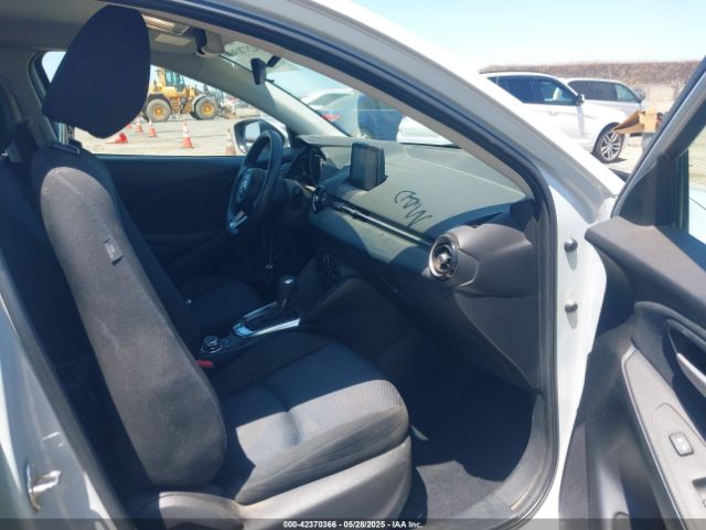 2019 TOYOTA YARIS 3MYDLBYVXKY524836 Photo 4