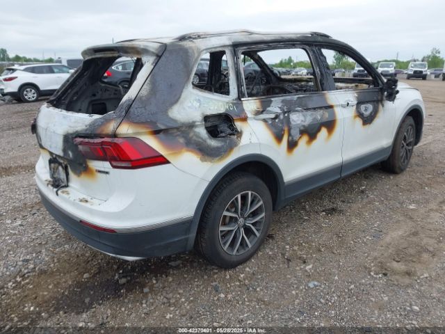 2020 VOLKSWAGEN TIGUAN 3VV2B7AX1LM106919 Photo 3