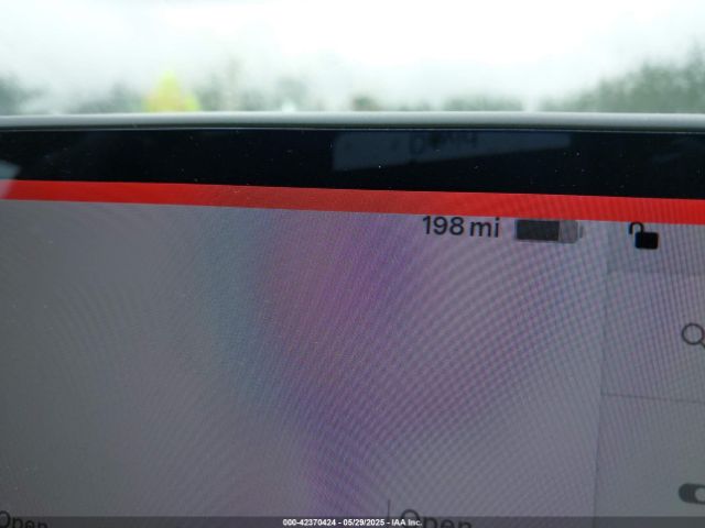 5YJ3E1EBXJF113942 Tesla Model 3 Long Range/performance