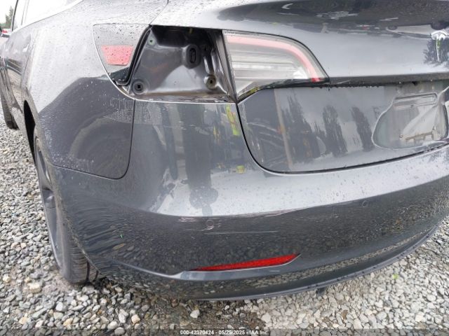 5YJ3E1EBXJF113942 Tesla Model 3 Long Range/performance