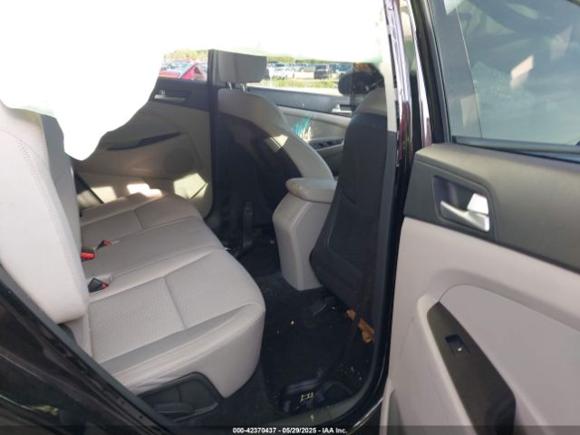 KM8J23A45MU338117 Hyundai TUCSON SE