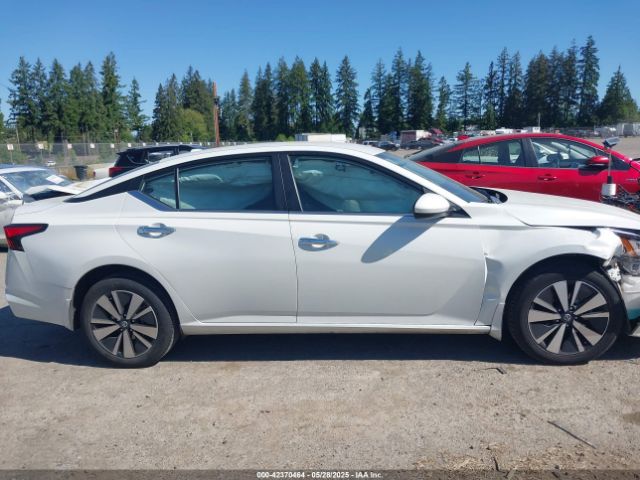 1N4BL4DW2NN312987 Nissan Altima Sv Intelligent Awd
