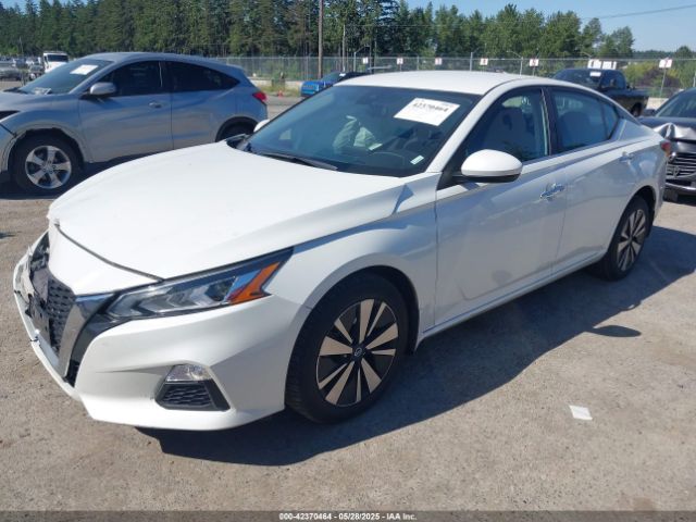 1N4BL4DW2NN312987 Nissan Altima Sv Intelligent Awd