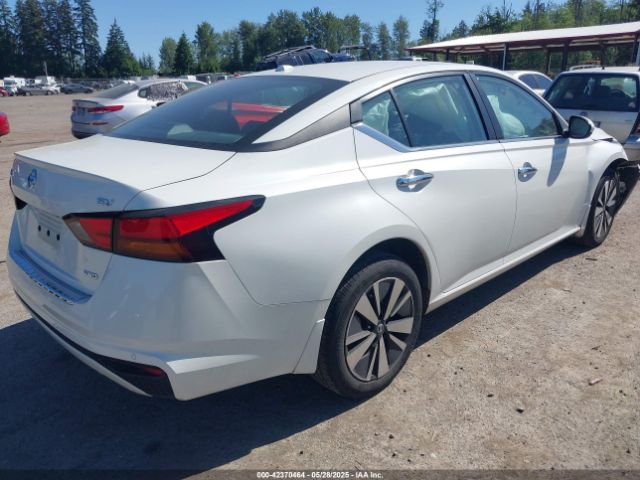 1N4BL4DW2NN312987 Nissan Altima Sv Intelligent Awd