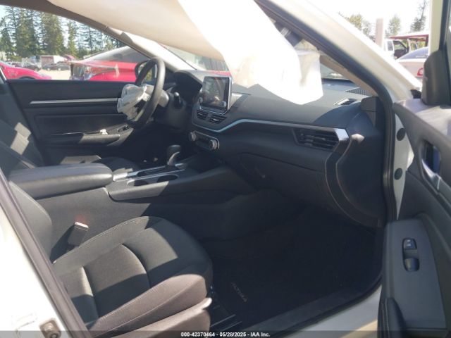 1N4BL4DW2NN312987 Nissan Altima Sv Intelligent Awd