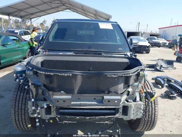 Rivian R1s 2022 7PDSGABL3NN002278 Image 30