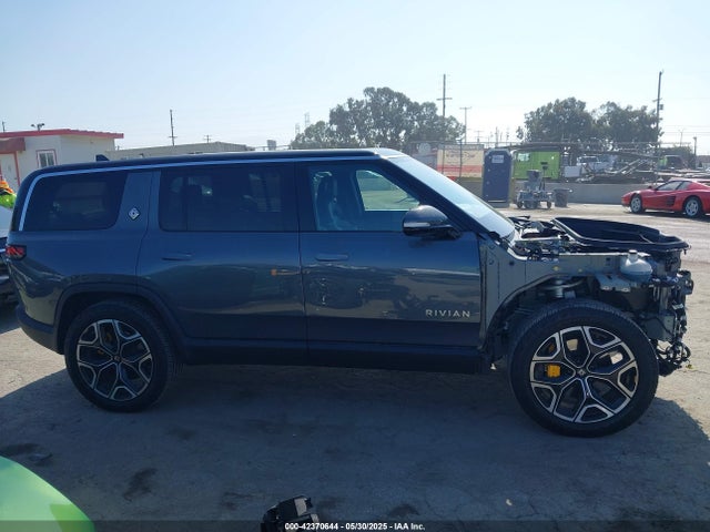 Rivian R1s 2022 7PDSGABL3NN002278 Image 31
