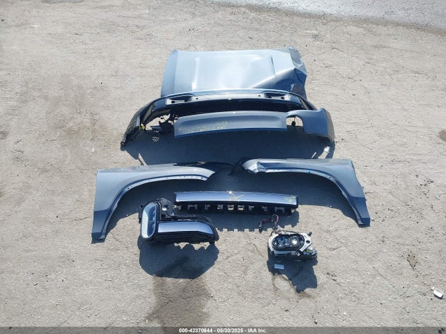 Rivian R1s 2022 7PDSGABL3NN002278 Image 29
