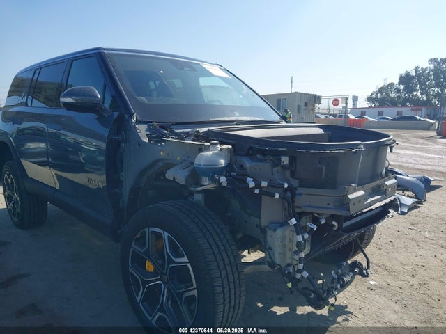 Rivian R1s 2022 7PDSGABL3NN002278 Image 23