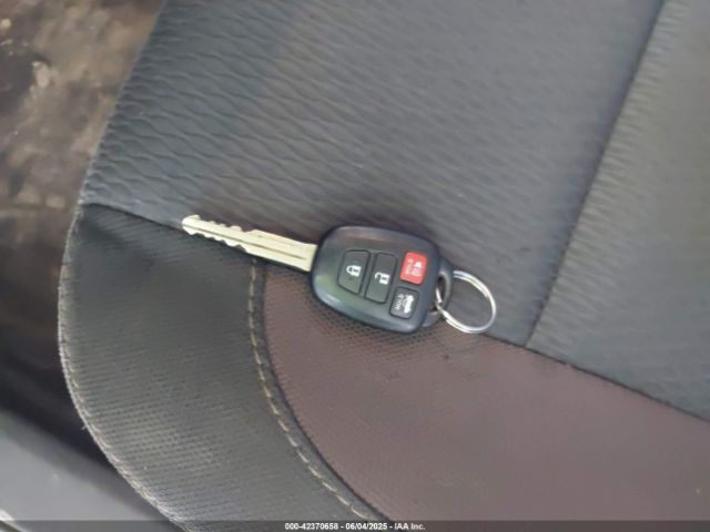 5YFBURHE8HP620288 Toyota COROLLA LE