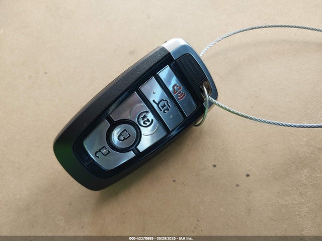 1FMCU9J92LUB28137 Ford Escape Titanium
