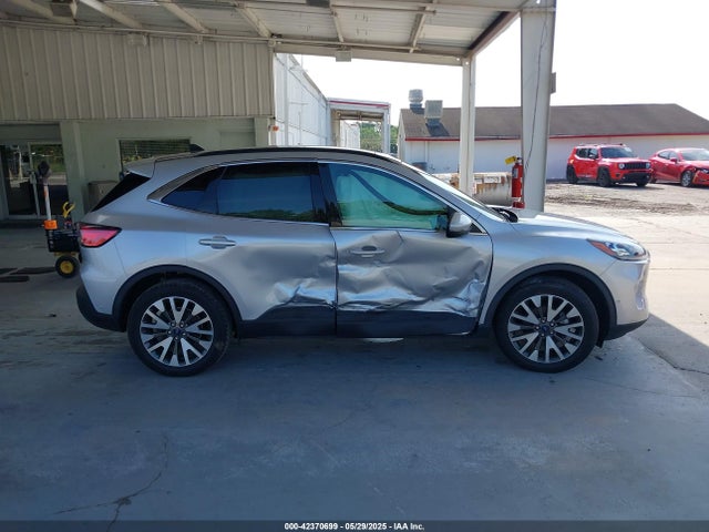 1FMCU9J92LUB28137 Ford Escape Titanium