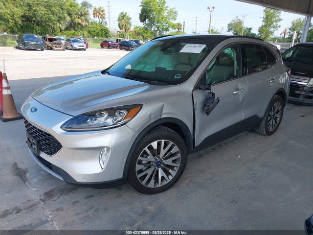 1FMCU9J92LUB28137 Ford Escape Titanium