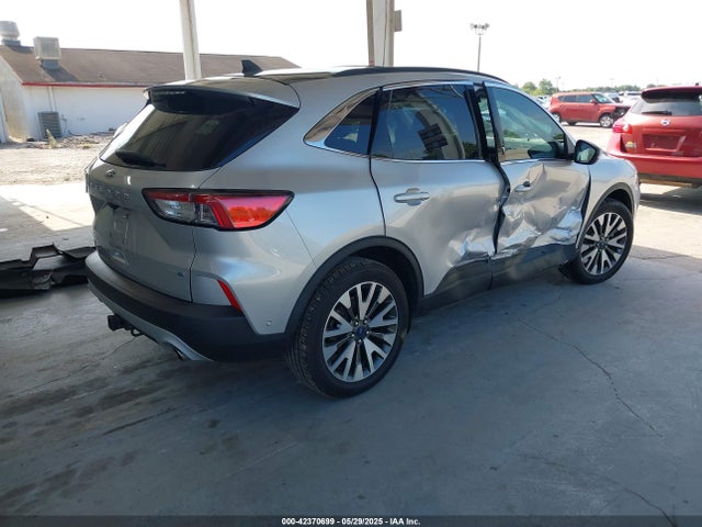 1FMCU9J92LUB28137 Ford Escape Titanium