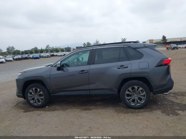 4T3B6RFV8NU081069 Toyota Rav4 Hybrid Xle Premium