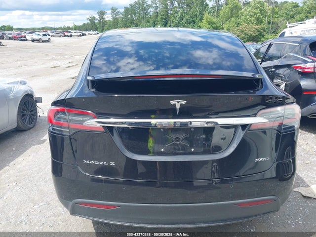 5YJXCBE25JF100156 Tesla MODEL X