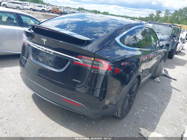 2018 TESLA MODEL X 5YJXCBE25JF100156 Photo 3