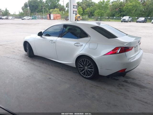 2016 LEXUS IS 200T JTHBA1D20G5002916 Photo 2