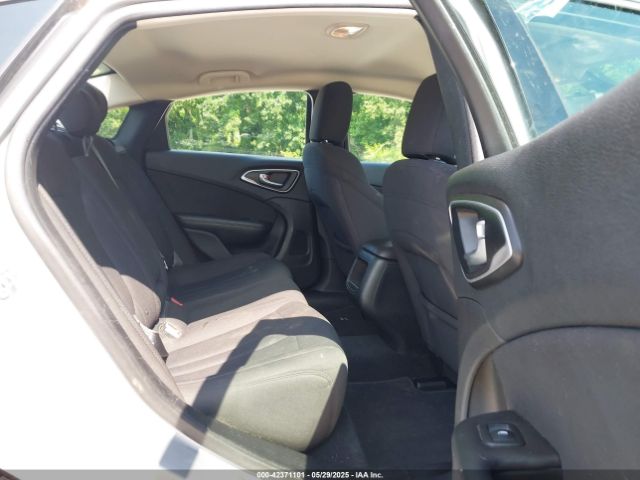1C3CCCAB5FN611566 Chrysler 200