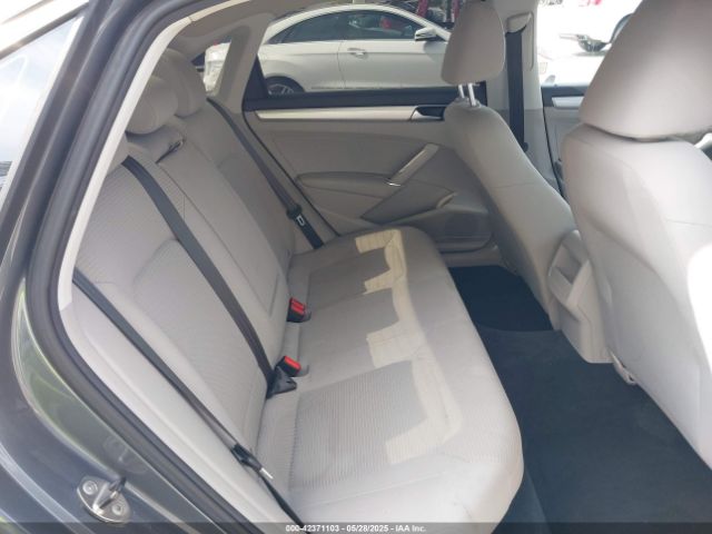 1VWAT7A36GC031403 Volkswagen Passat 1.8t S