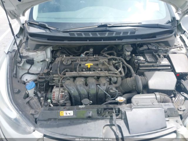 5NPDH4AE3FH570484 Hyundai ELANTRA SE