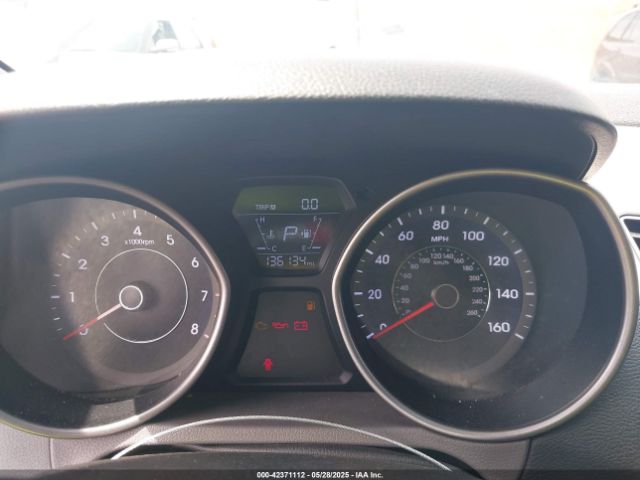 5NPDH4AE3FH570484 Hyundai ELANTRA SE