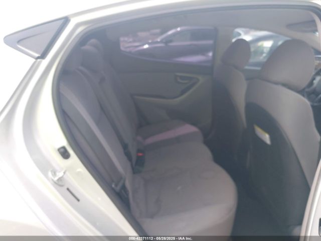 5NPDH4AE3FH570484 Hyundai ELANTRA SE