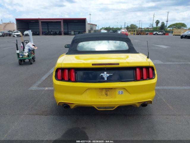 1FATP8EM5G5216142 Ford 2016