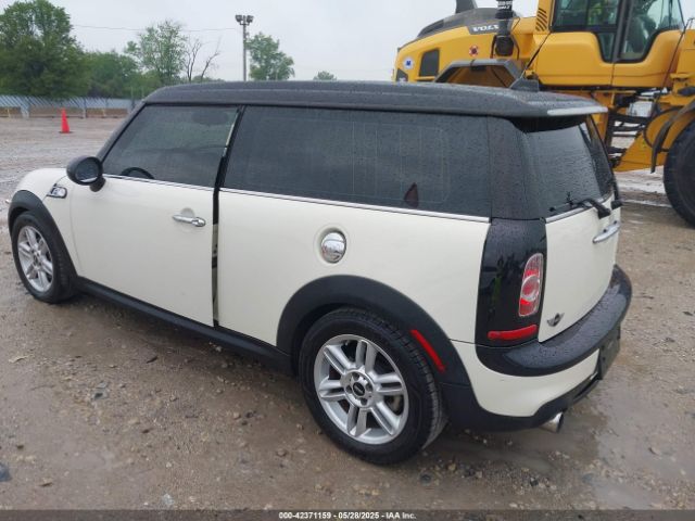 2011 MINI COOPER S CLUBMAN WMWZG3C57BTY36074 Photo 2