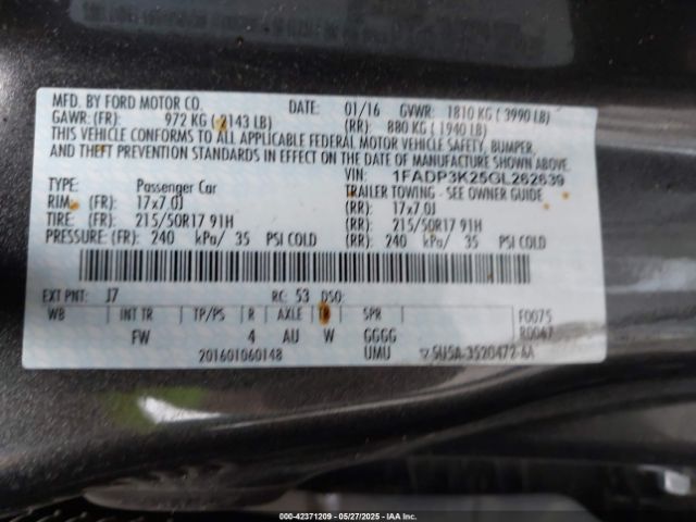 1FADP3K25GL262639 Ford FOCUS SE