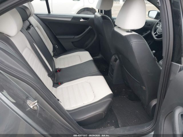 3VWD17AJ8GM292211 Volkswagen Jetta