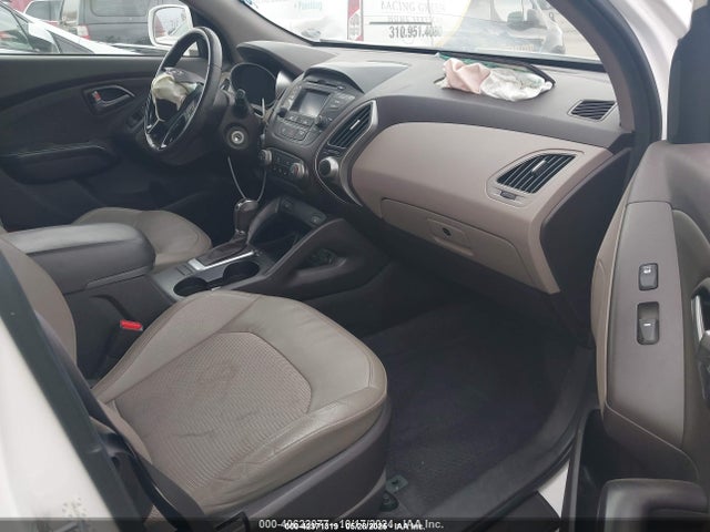 KM8JU3AG9EU931582 Hyundai TUCSON SE