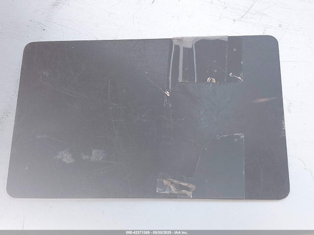 5YJ3E1EB1NF332200 Tesla 2022